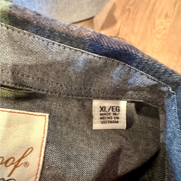 BUNDLE 4 FLANNELS! Weatherproof Men's Casual Plaid Button Down Shirts (1 NWT) - Picture 3 of 8